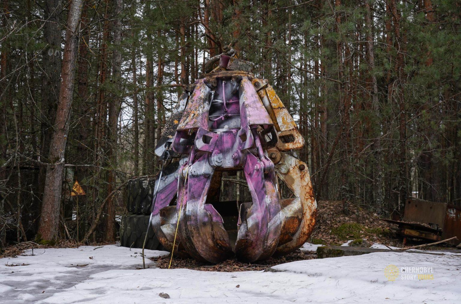 The Real Story Behind That Viral Photo Of Tourists Sitting On Chernobyl ...
