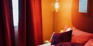 WHAT YOUR UNTIDY BEDROOM ACTUALLY REVEALS ABOUT YOUR BRAIN (THE SURPRISING PSYCHOLOGY OF PEOPLE WHO NEVER MAKE THEIR BED)