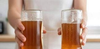 The “Bottle Flip” Test for Real Honey? Why It’s Misleading—and 5 Better Ways to Spot Fake Honey