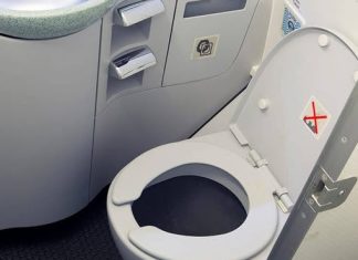 AIRLINE PILOT REVEALS WHAT REALLY HAPPENS WHEN YOU FLUSH THE TOILET ON A PLANE