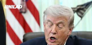 Trump shows his notes during press briefing as viewers try to see what it says