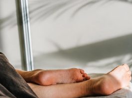 8 SHOCKING HEALTH BENEFITS OF SLEEPING NAKED – YOU’LL WISH YOU KNEW SOONER