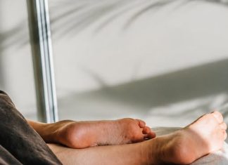 8 SHOCKING HEALTH BENEFITS OF SLEEPING NAKED – YOU’LL WISH YOU KNEW SOONER